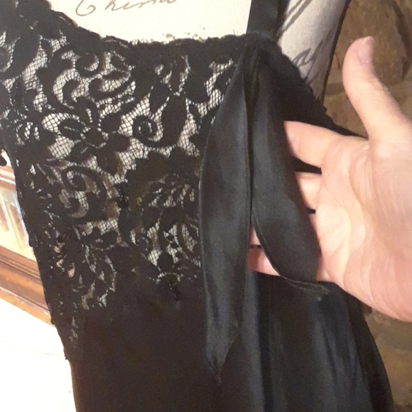Vintage Victoria's Secret nightgown - Picture 3 of 10